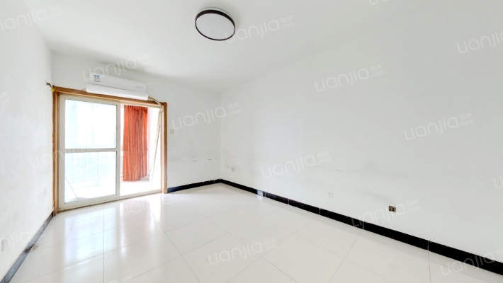 德信公园西侧，名流五期 大三居，集体供暖，低楼层-卧室C