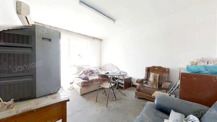 此房满五，采光好，配套齐全，交通便利。-卧室A