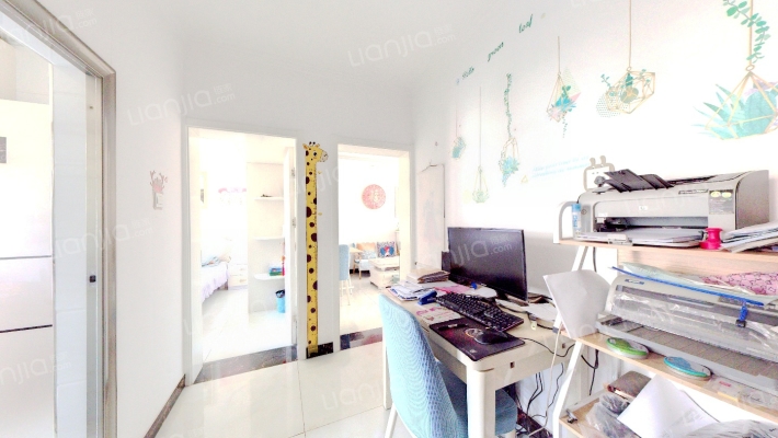 范阳主路旁 板楼三层两居室 精装修 集中供暖-客厅