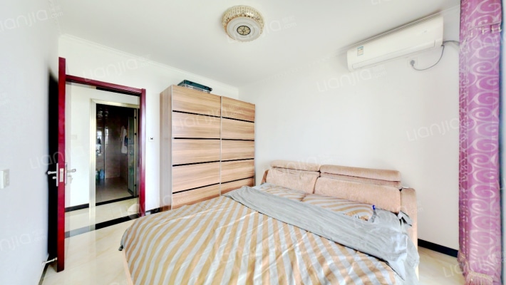 此房是电梯房两居自住标准装修本满二年税费低-卧室B