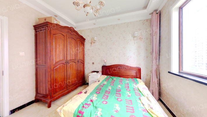 优质房源，前后带露台，纯洋房，全天采光无遮挡，-卧室B