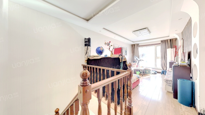 南向的户型，采光好，户型好，视野好-客厅B