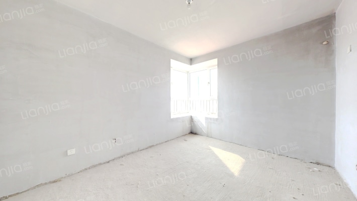 房产证满5年，毛坯房，可以随意装修-卧室B