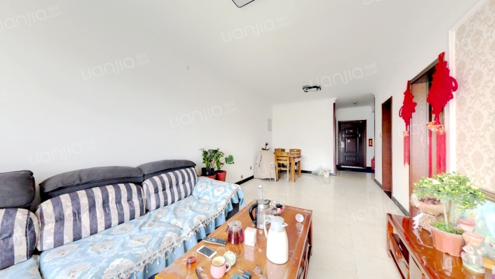 中间楼层  南向两居室  带地下室  房本满二-客厅