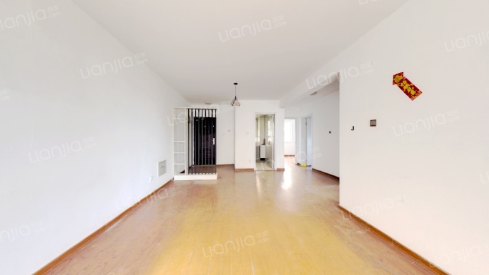 悦都中间层南北通透三居，产证 满二-客厅