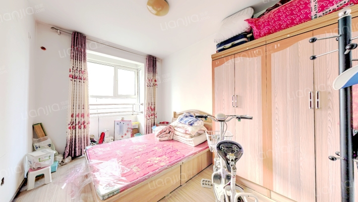 水岸花城两居出售全南户型中低楼层进出方便-卧室A