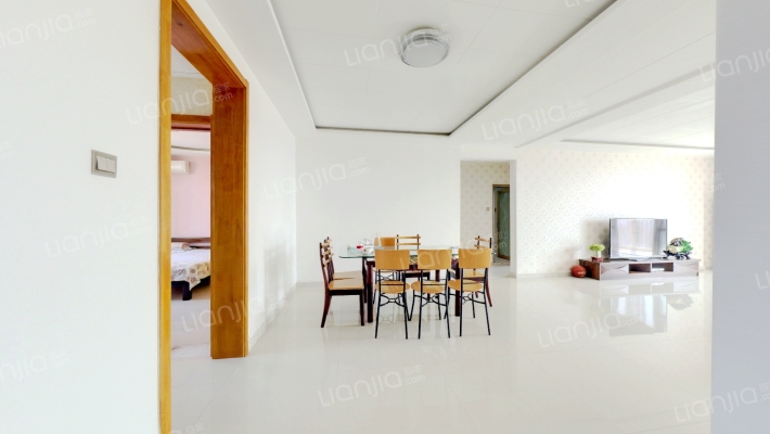 满五唯一，南北通透大三居，精装修带电梯-餐厅