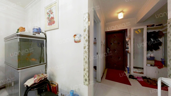 华阳路联合一号院精装两居。本满二年。-餐厅