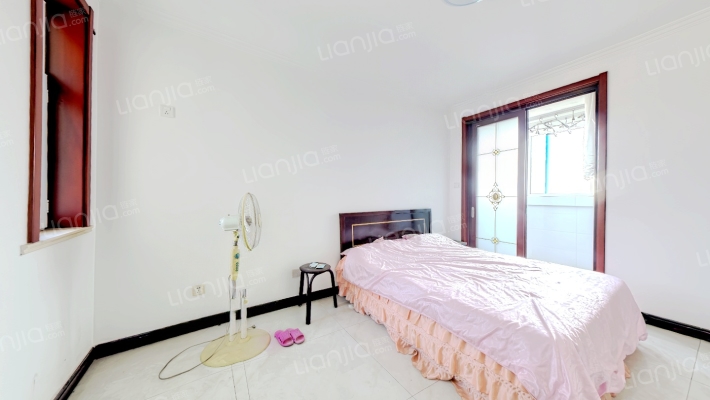 冠云路电梯高层，南北通透户型，小区环境优美，满二-卧室A