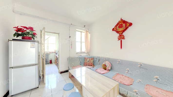 贾秀北路 南北通透大两居 中上楼层-客厅