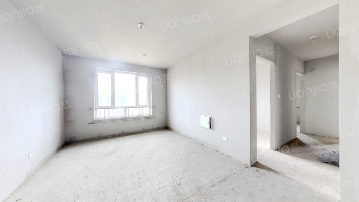 此房毛坯随意装修交通便利配套设施齐全-客厅