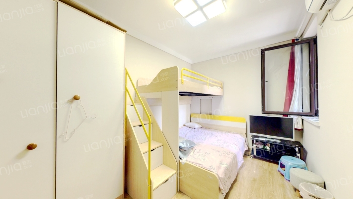 鸿坤理想湾 精装修全阳三居 满二无尾款 房本在手-卧室A