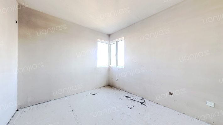 南北通透，小区环境优美，绿化高，出京进京很方便-卧室B