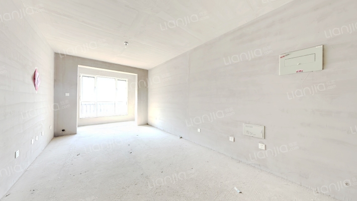 全南两居，中间楼栋，客厅有阳台，业主诚意出售-客厅