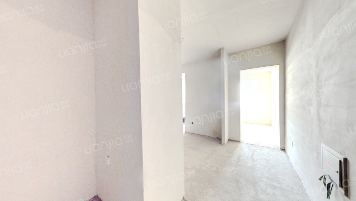 此房是正规的朝南一居室，采光充足，无遮挡-客厅