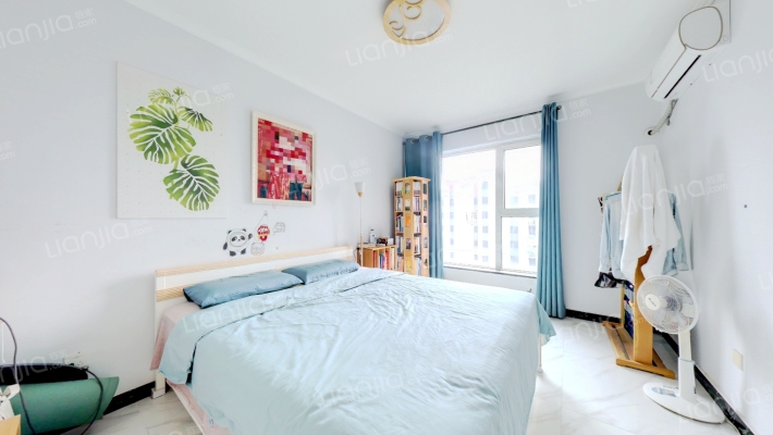 南北通透大三居室 带独立防火门.视野采光好 精装自住-卧室C