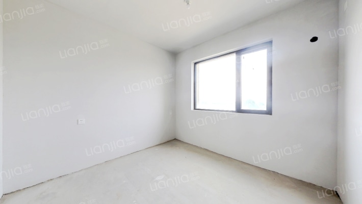 业主诚意出售，房子户型方正。。。-卧室C