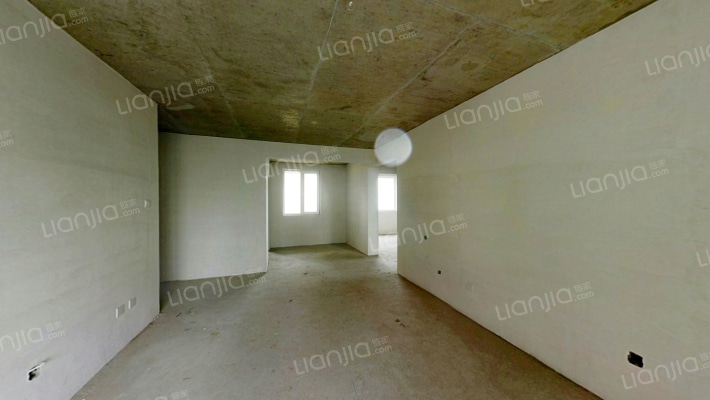 房本满二，毛坯随意装修。楼层好户型好-客厅