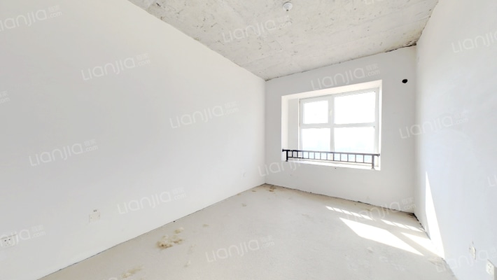 上园，92平带顶跃65平，挑高5米，露台100平-卧室A