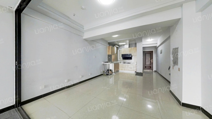 小区干净整洁，免费停车，距两大主路咫尺之遥-客厅