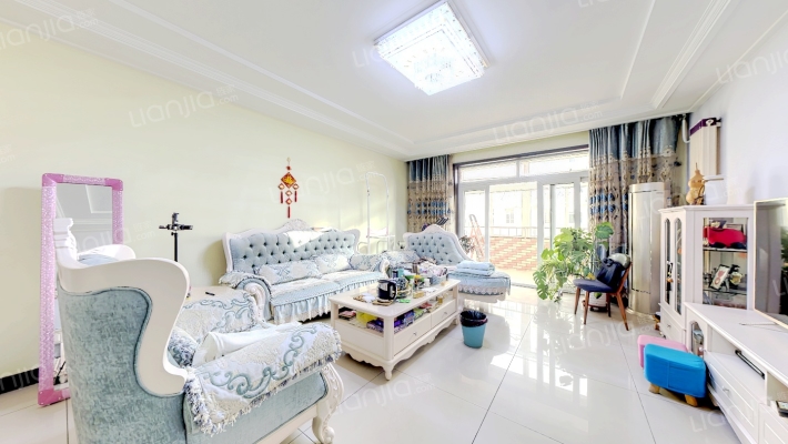 范阳路旁南北通透大三居 配套齐全-客厅