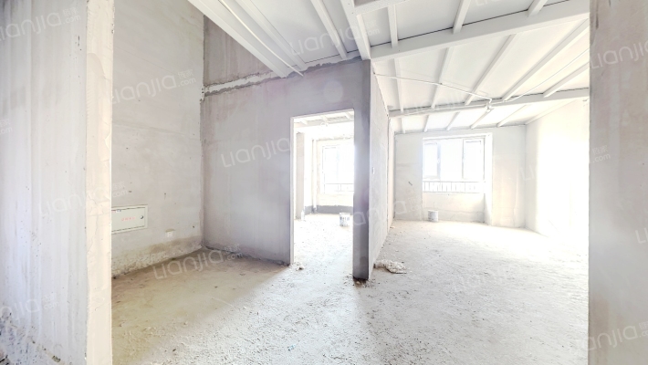 人车分流 出行方便。交通便利，出行方便。-客厅