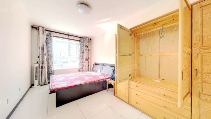 天地新城125.22平大三居 精装修 带车位 可议-卧室B