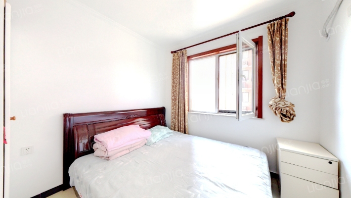 东兴北街  2居 精装修 采光好  中医院旁  单价低-卧室B