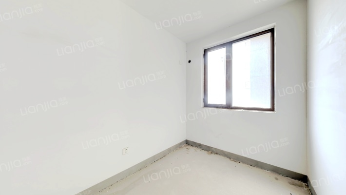 鸿坤南院，近高铁站，好位置，小三居，诚意出售-卧室B