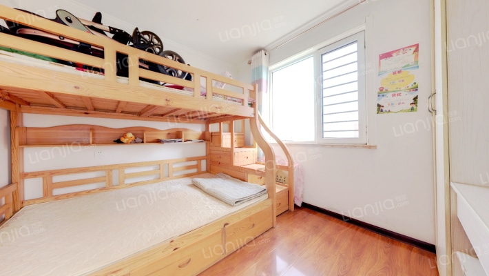 房本满五唯一，带阳台 通风性好 楼层好 采光充足-卧室A