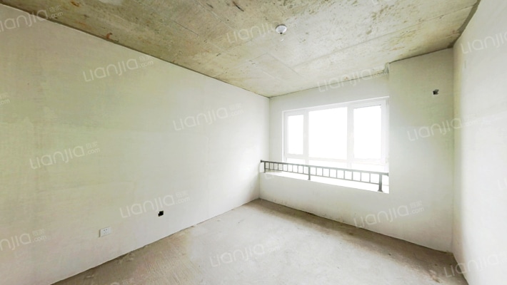 房本满二，毛坯随意装修。楼层好户型好-卧室A