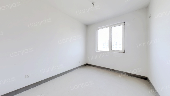 南北通透，房本满2，中高楼层，采光充足，交通便利!-卧室A