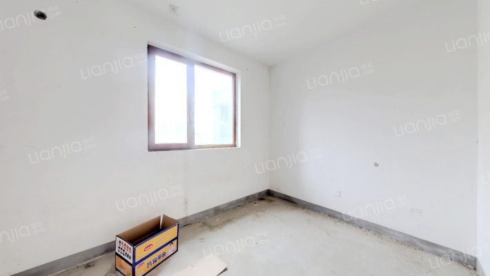 南北通透大三居，双卫，一层带院，-卧室B