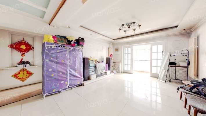 满五年，南北 双通透，大客厅，公摊小。-客厅