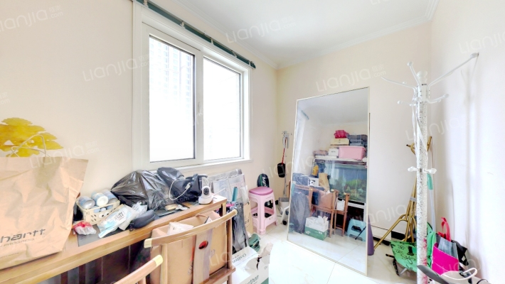 精装修 南北通透三居室 中间楼层 全天采光无遮挡-卧室A