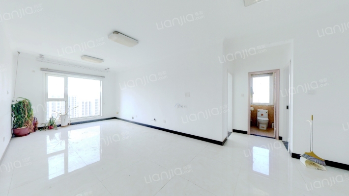 狮子城，近高铁，全明三居室，带装修-客厅