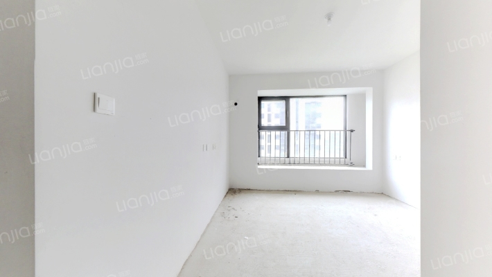 华远一期国企开发商，南北通透的双卫三居-卧室C