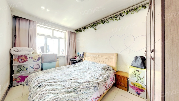 此房满五 房主诚心出售南北通透户型 价格可议-卧室A