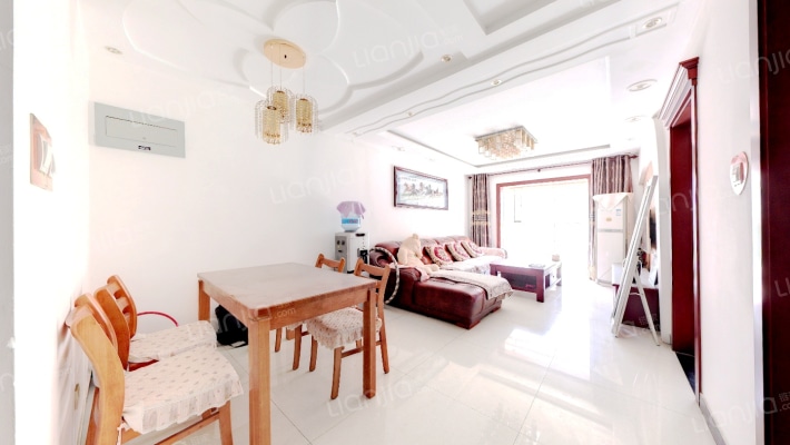 精装修 南向大两居 房本满二好楼层视野好-客厅