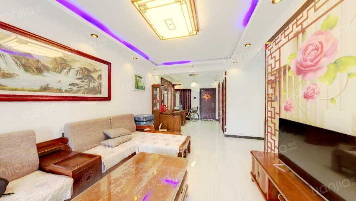 精装修未住，保持完好，婚房拎包入住。-客厅