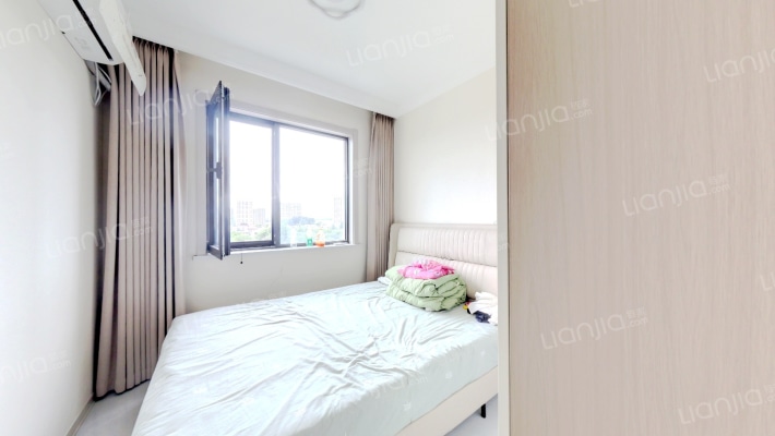 三居双卫，自住装修，拎包入住，配套齐全-卧室C