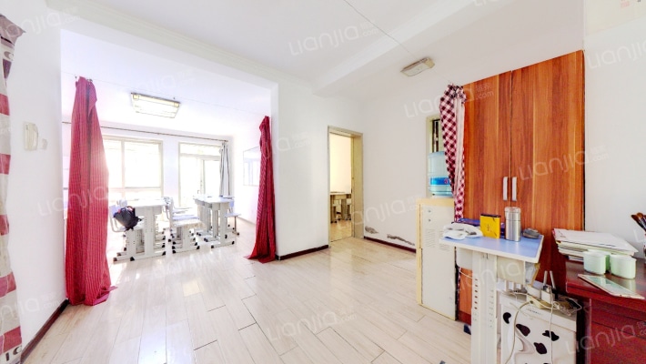 南北通透 低楼层大客厅，南北户型，园林社区-客厅