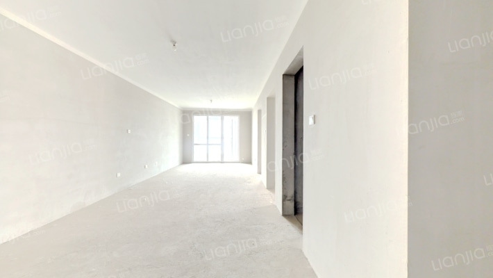 高铁通勤现房，标准三居，好楼层，采光充足-客厅