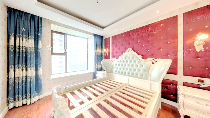 业主急售，价格可谈，鸿坤理想湾精装三居，南北通透-卧室C