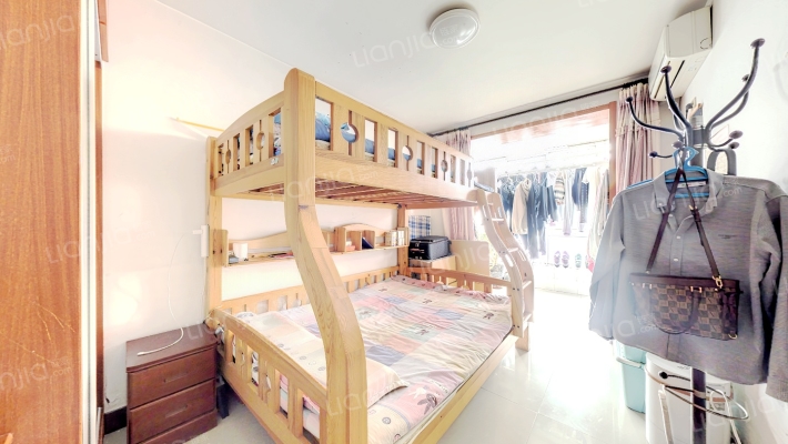 七十年大产权   南北户型  房本满五不唯一-卧室B