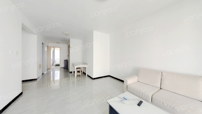 华融洋房，南北通透3居室，房本满两年-客厅