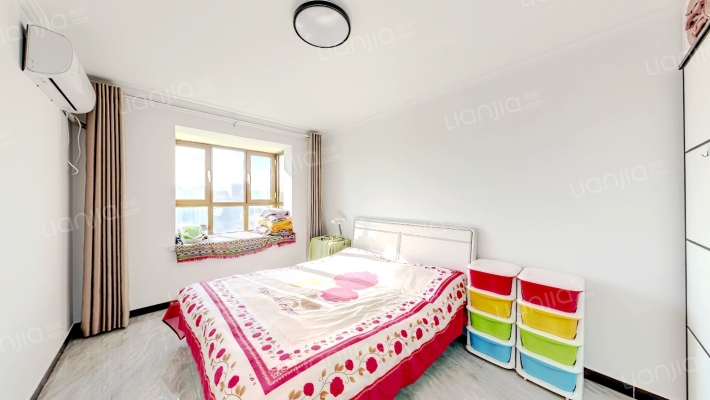 开发区惠友橙园三室两厅双卫精装修拎包入住南北通透-卧室B