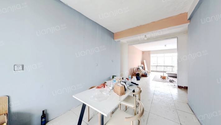 南北通透大三居简单装修 满五唯一 板楼集中供暖-餐厅