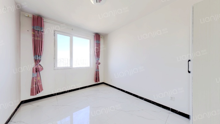 精装三居南北通透，无遮挡，采光视野好-卧室B