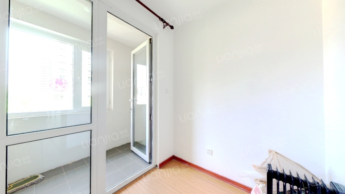 此房满二，看房方便，有装修，无尾款-卧室A